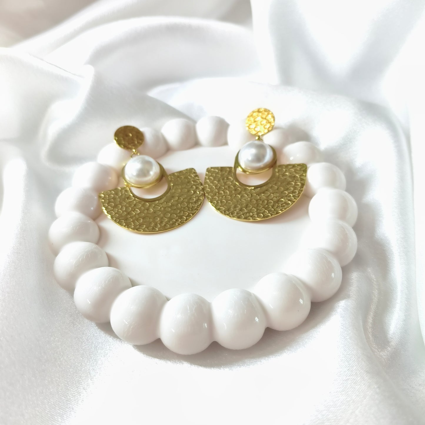 Statement Moon Pearl Earring