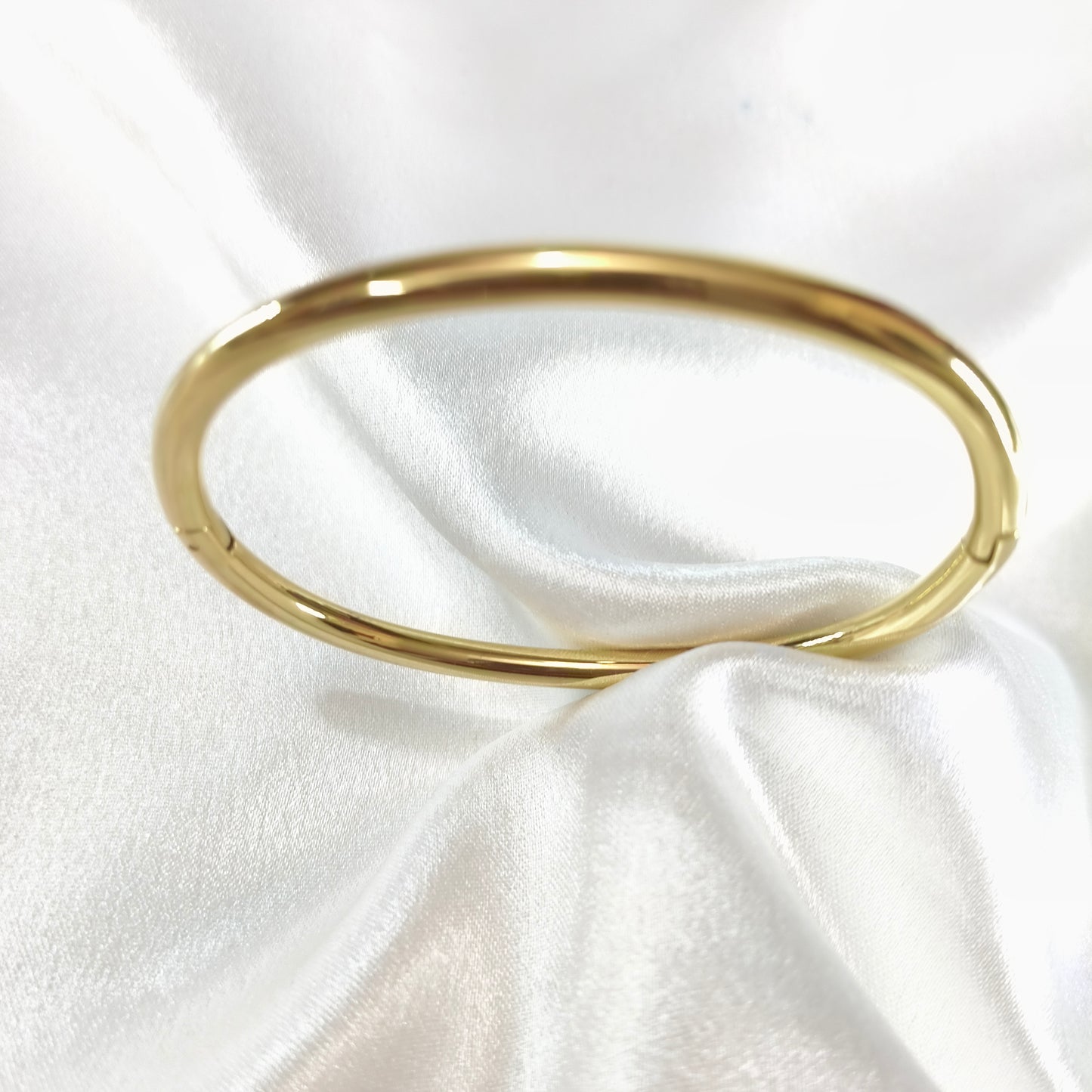 Solid gold Oval Bracelet