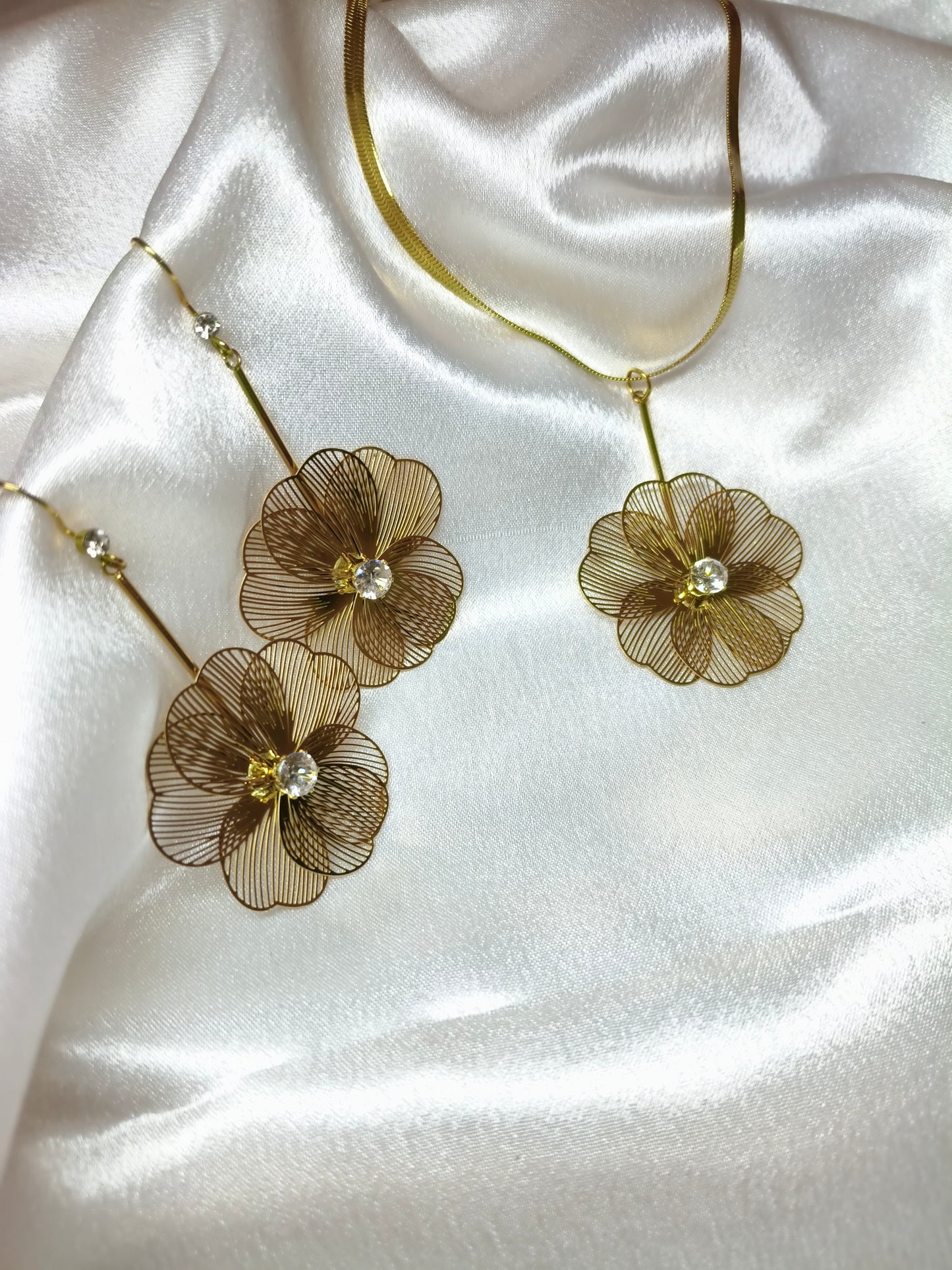 Floral Pendant Set