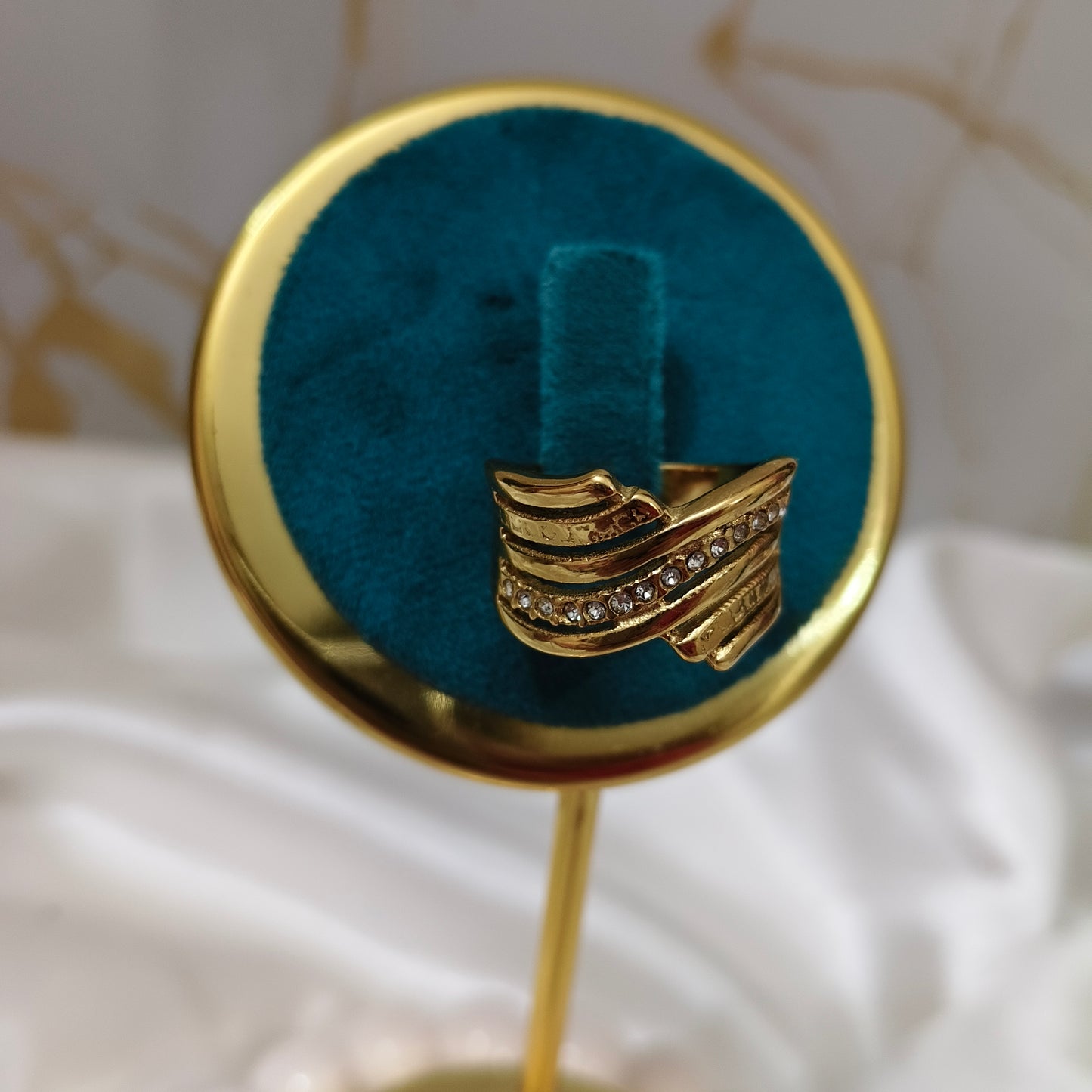 Wavy Diamond Stud Ring