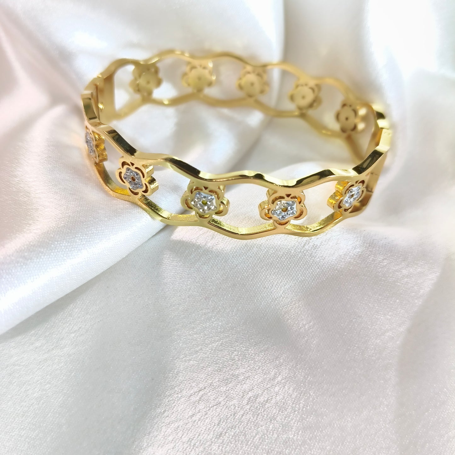 Gold Flower Bracelet