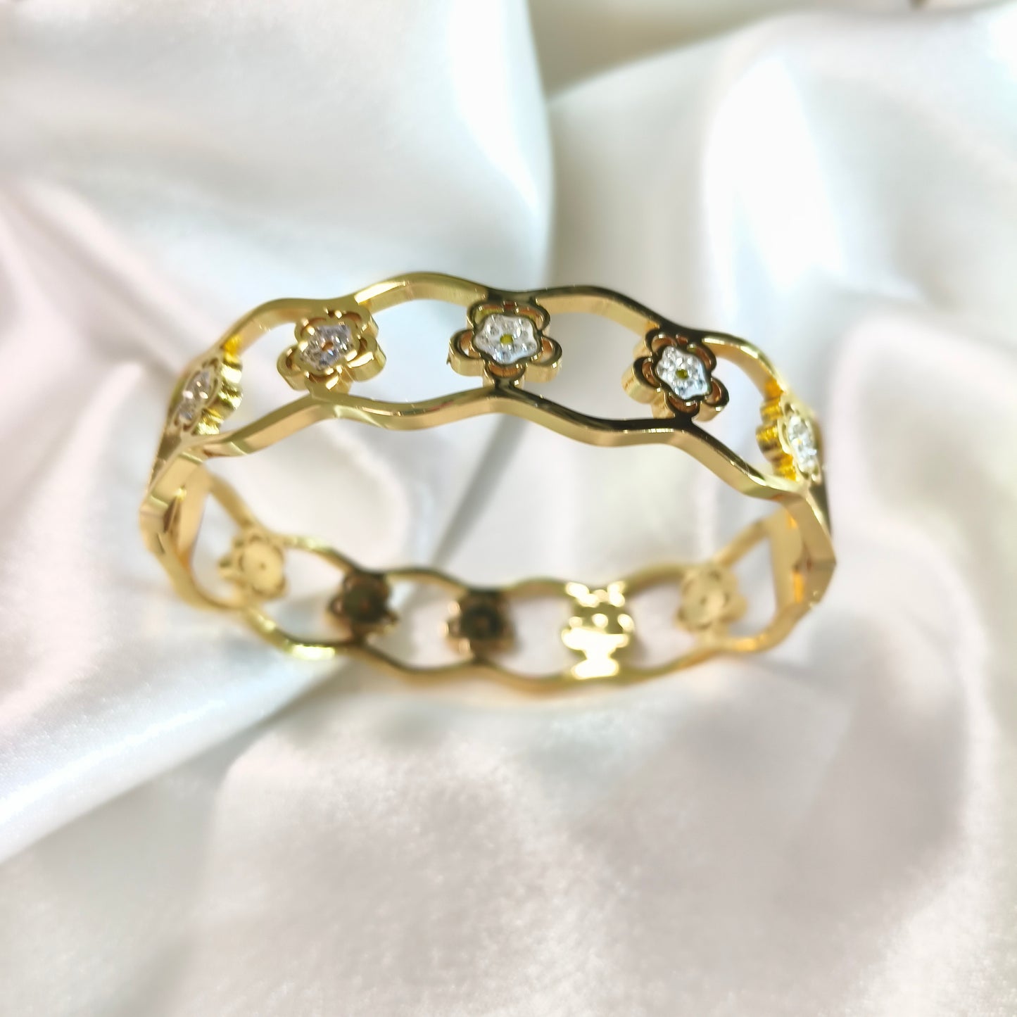Gold Flower Bracelet