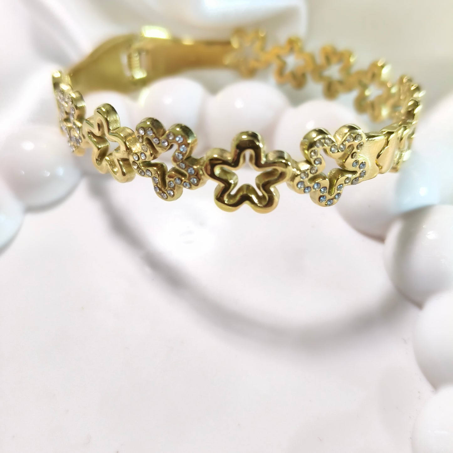 Elegant Flower Bracelet