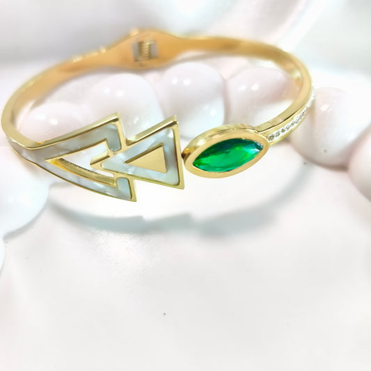 Victory Lucky Green Gem Bracelet