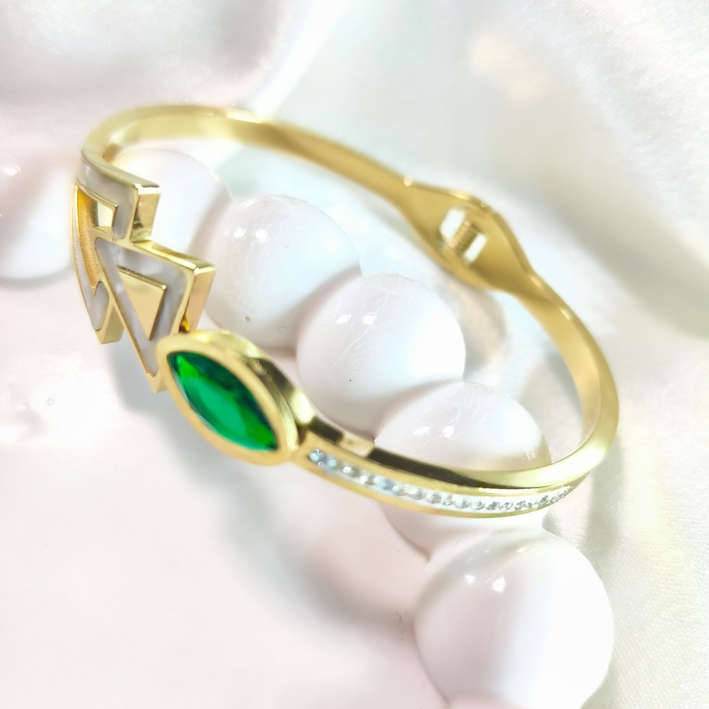 Victory Lucky Green Gem Bracelet