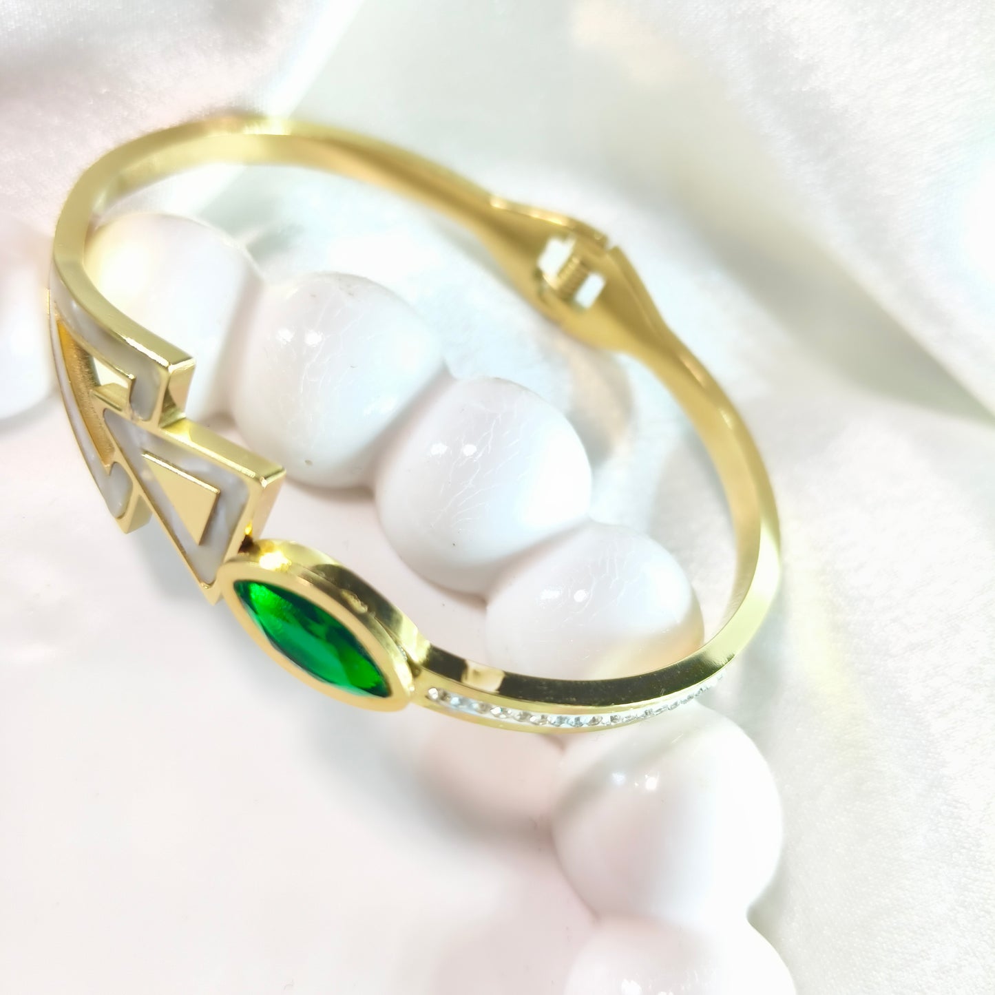 Victory Lucky Green Gem Bracelet