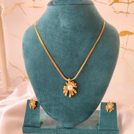 Floral Pearl Pendant set