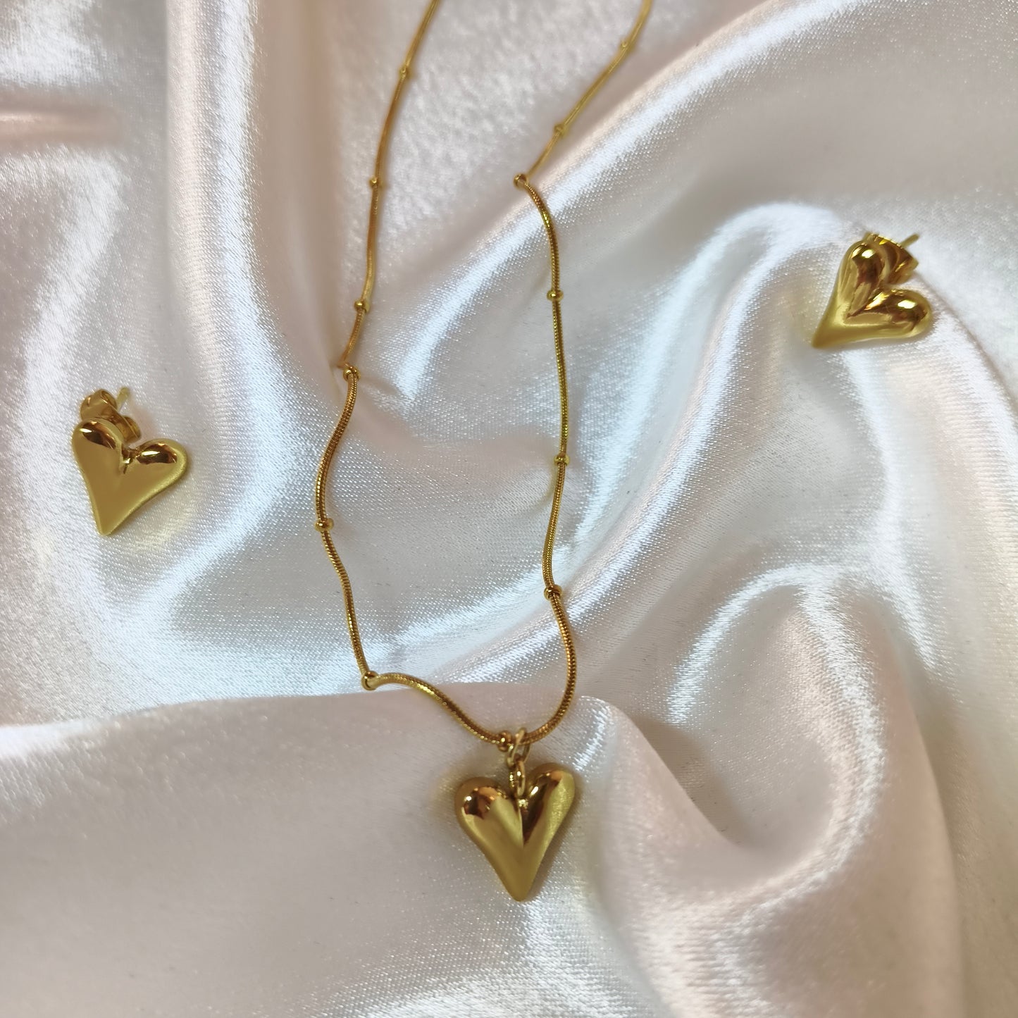 Loving heats pendant set