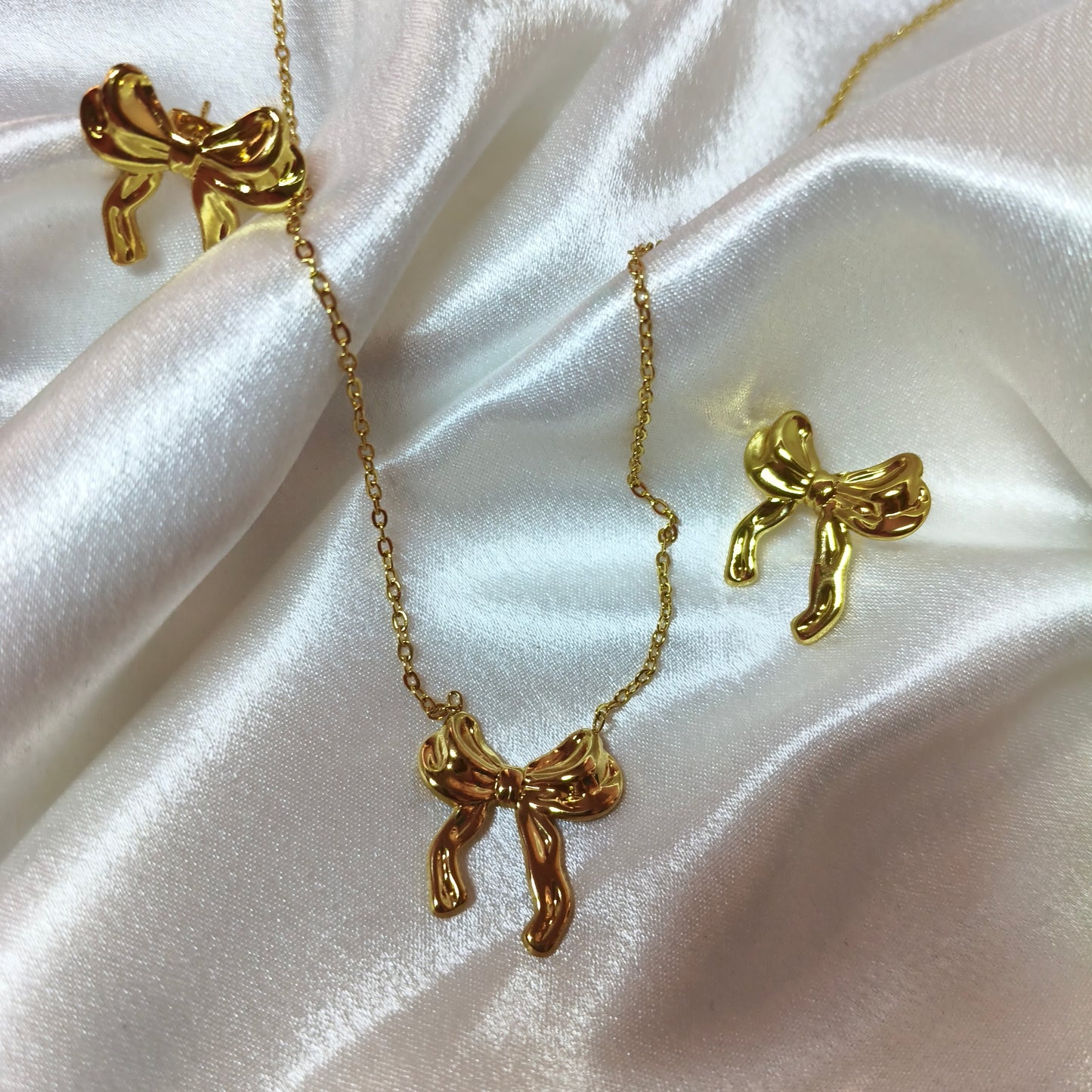 Single Bow Pendant set