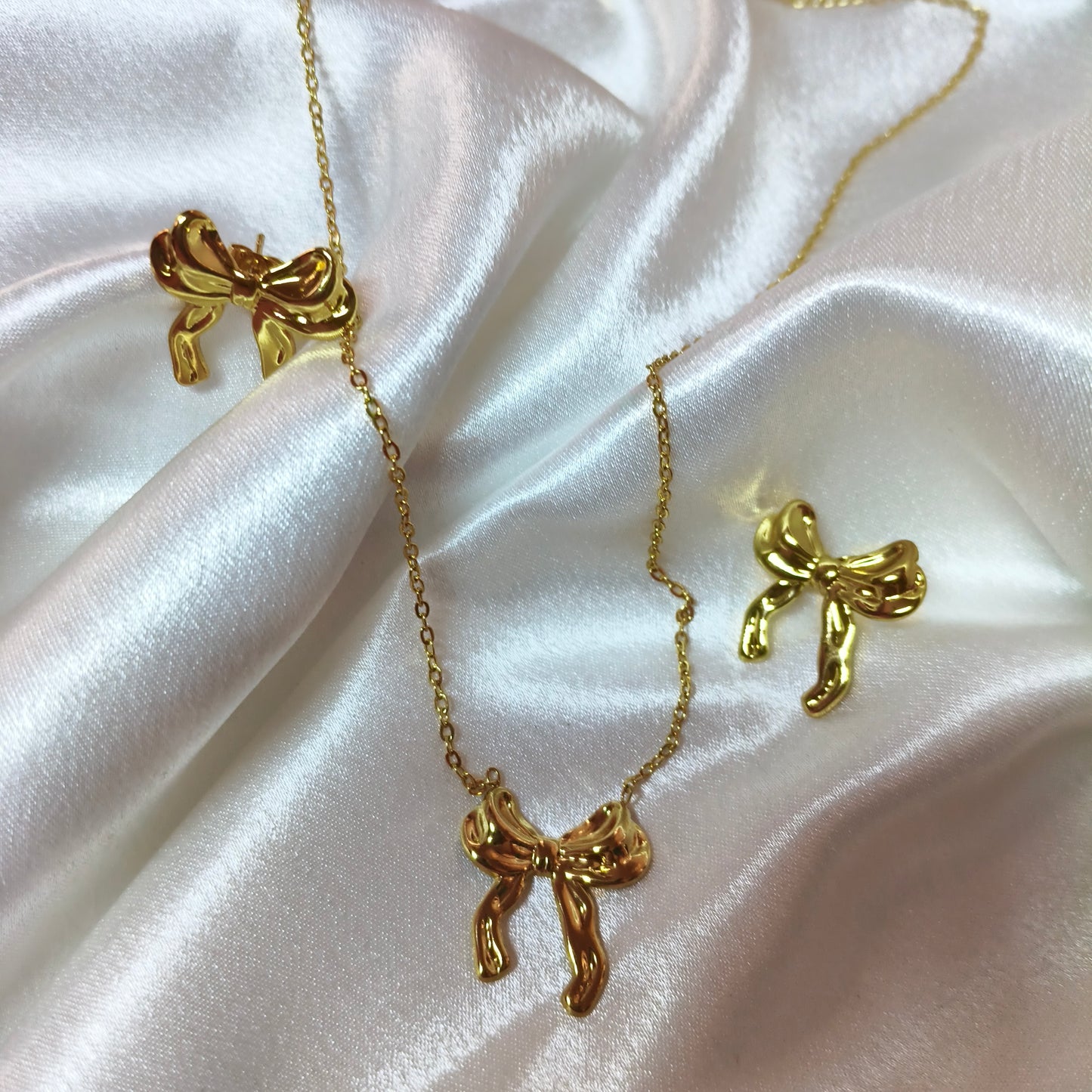 Single Bow Pendant set