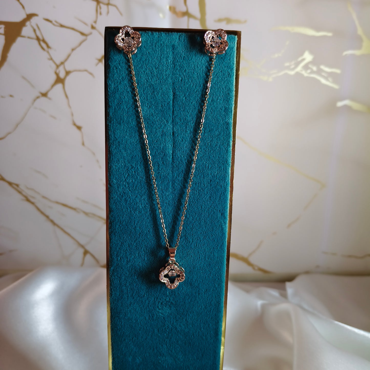 Clover Pendant set