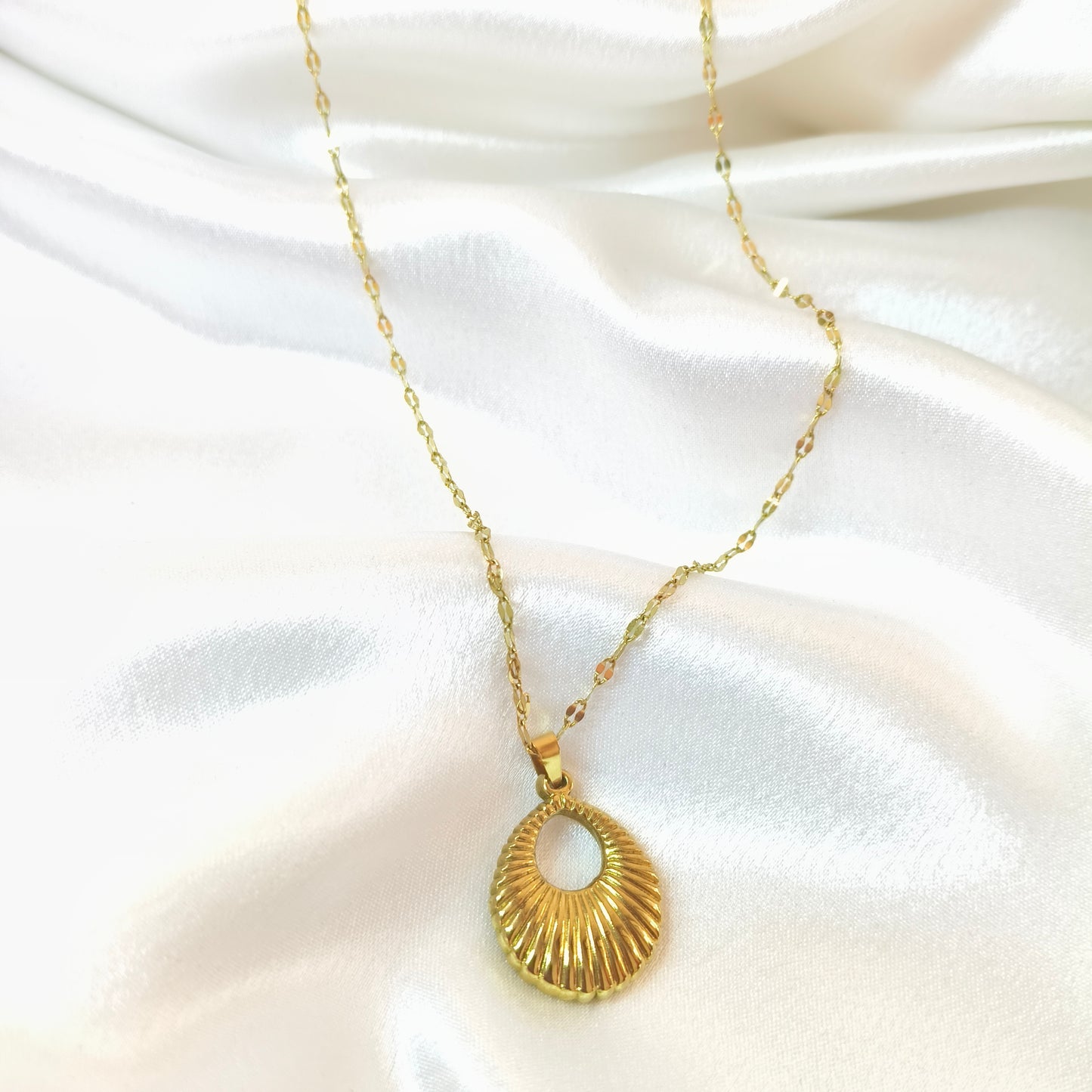 Golden Halo Necklace