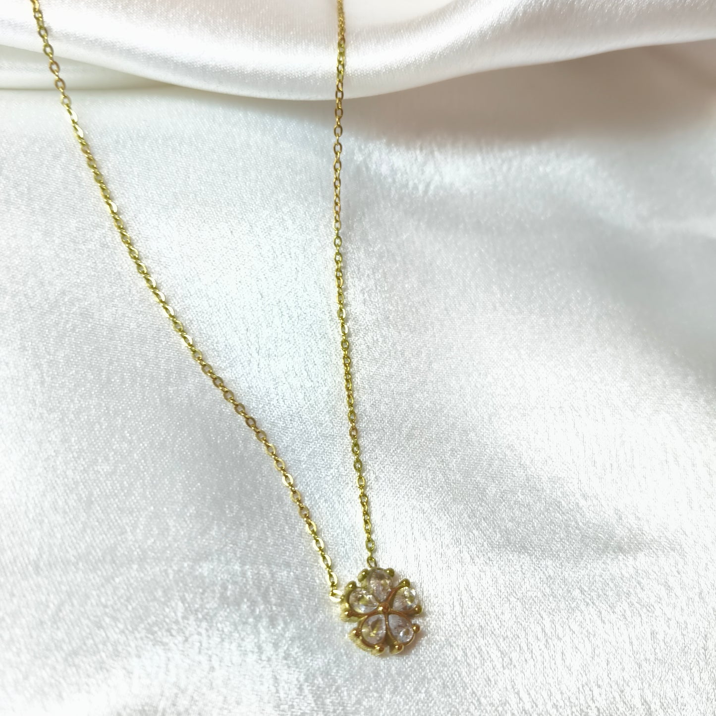 Flower Diamond Necklace