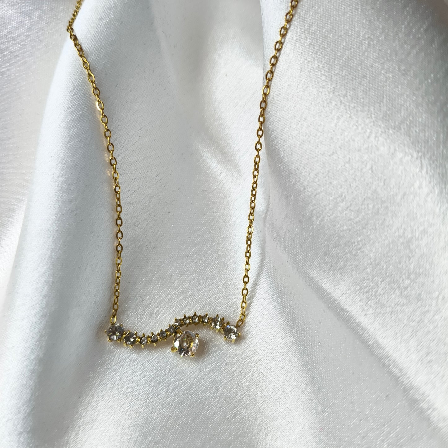 Wavy Diamond Necklace