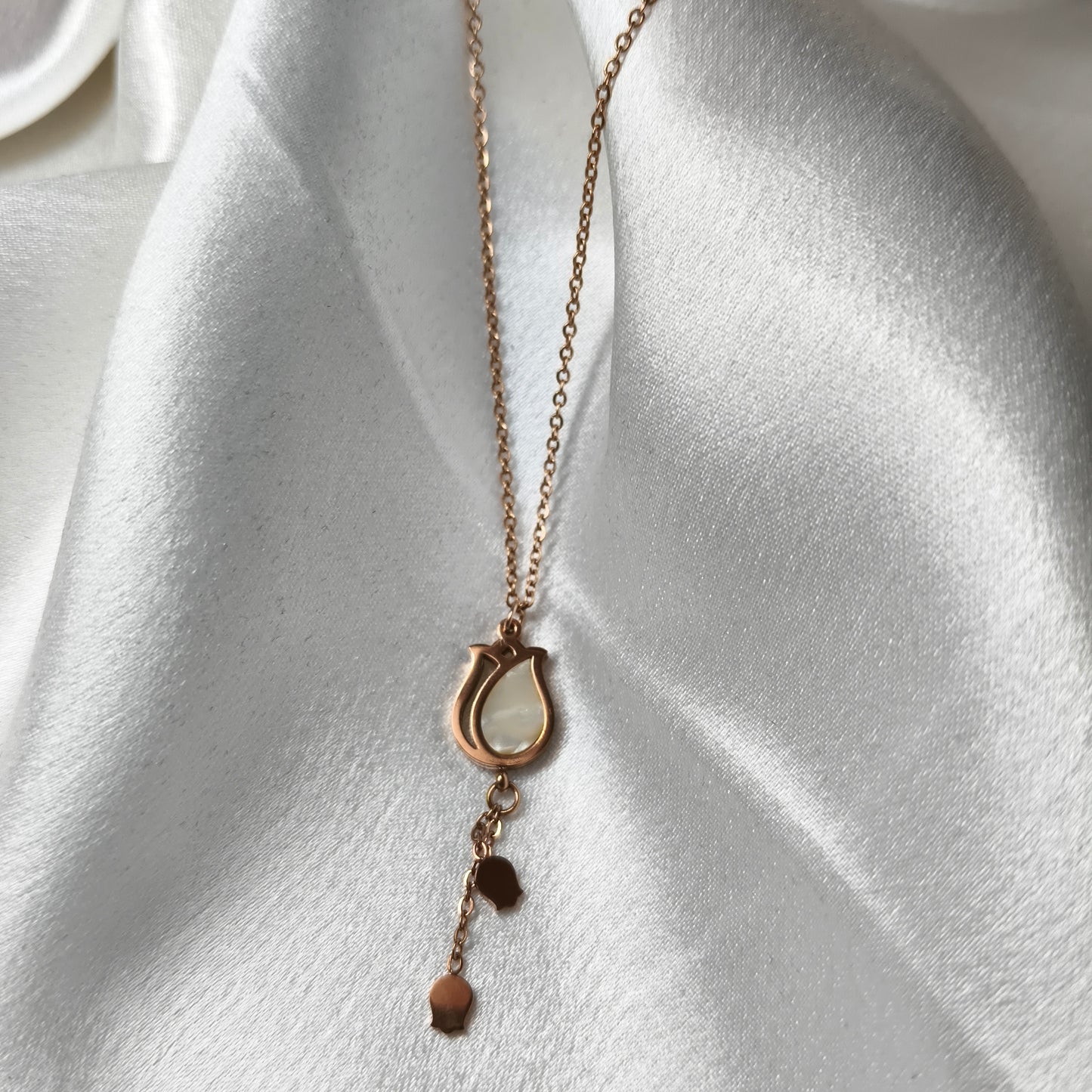 Tulip Necklace