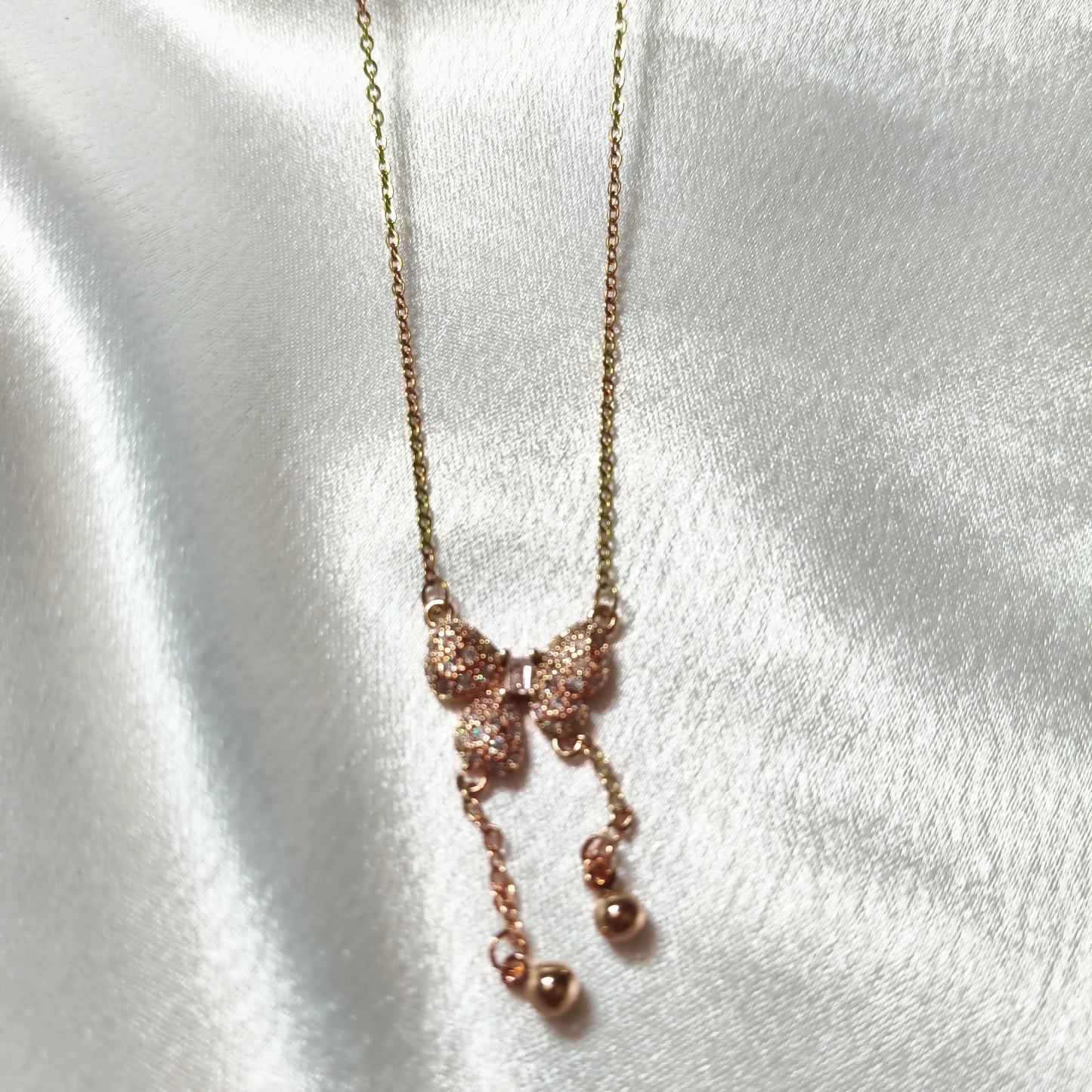 Bow Necklace