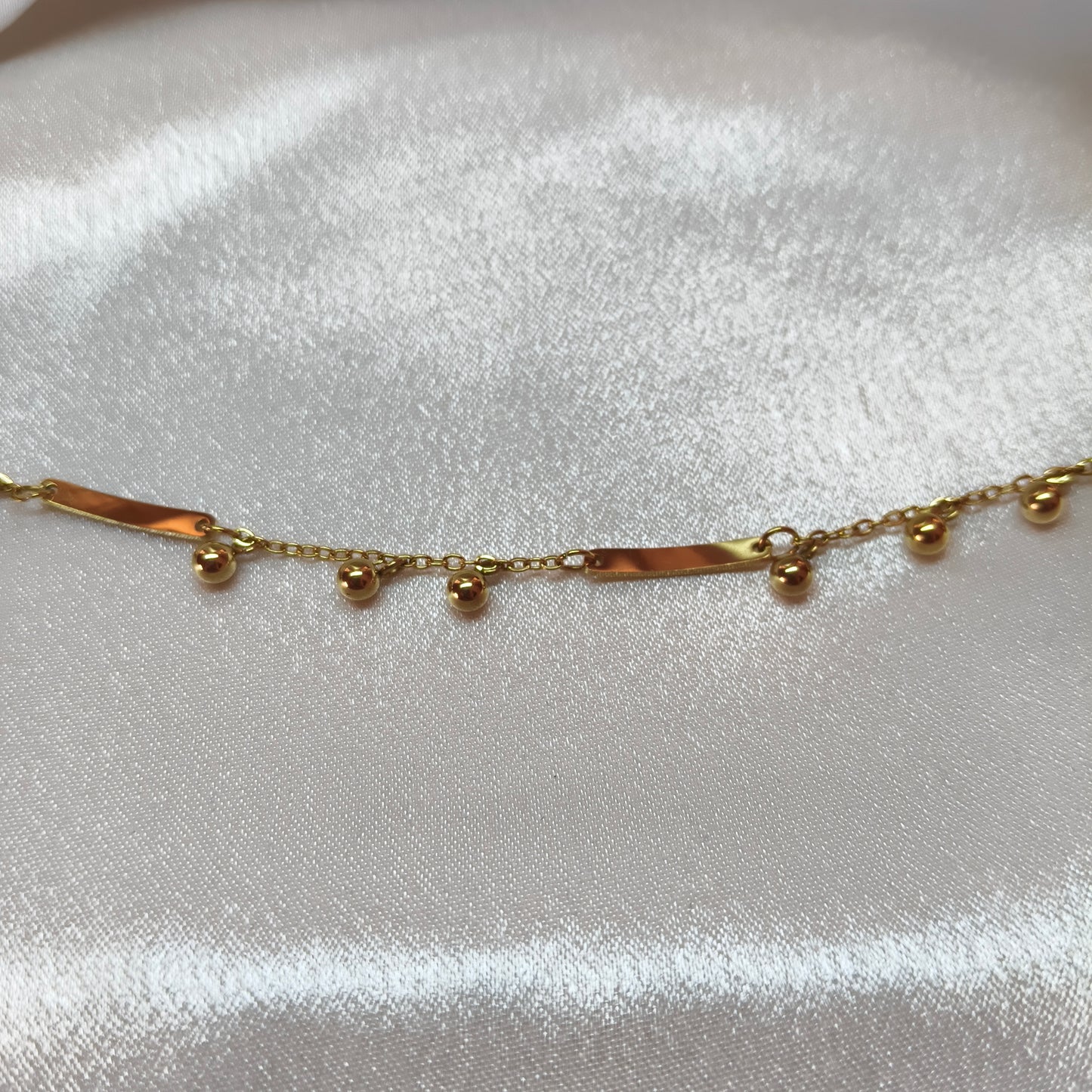 Sleek golden Balls Chain Bracelet