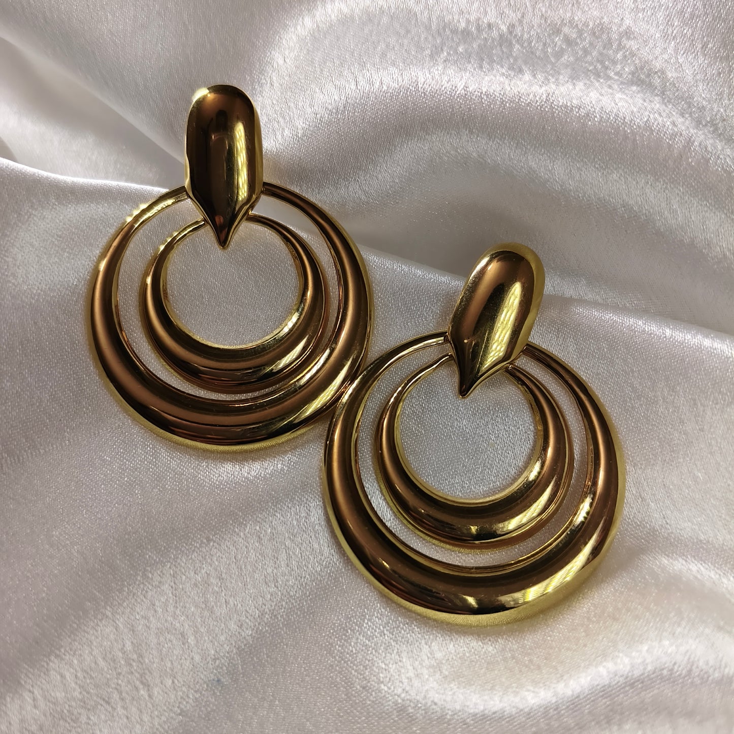 Double Hoop Elegance in Stud