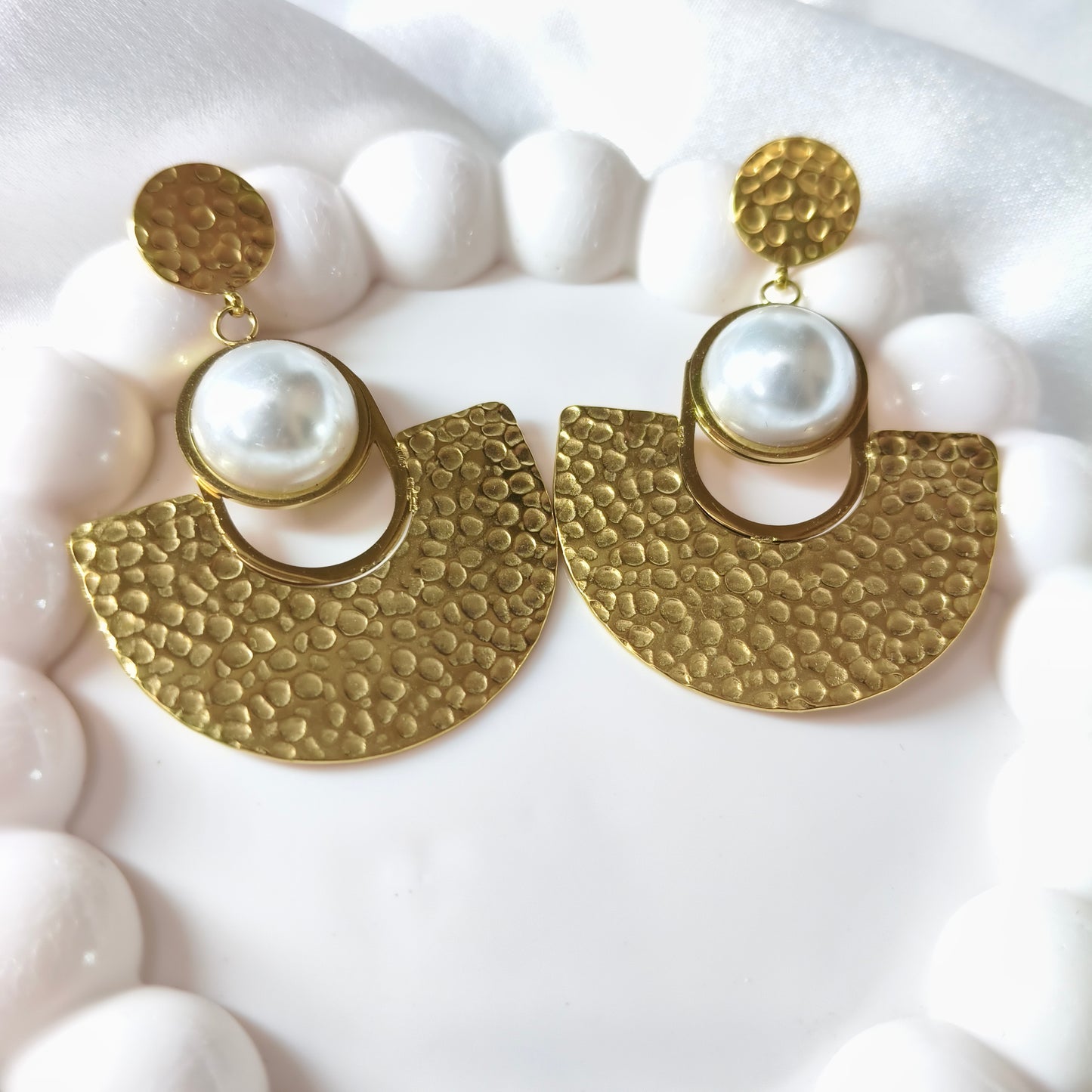 Statement Moon Pearl Earring