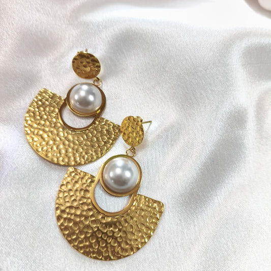 Statement Moon Pearl Earring