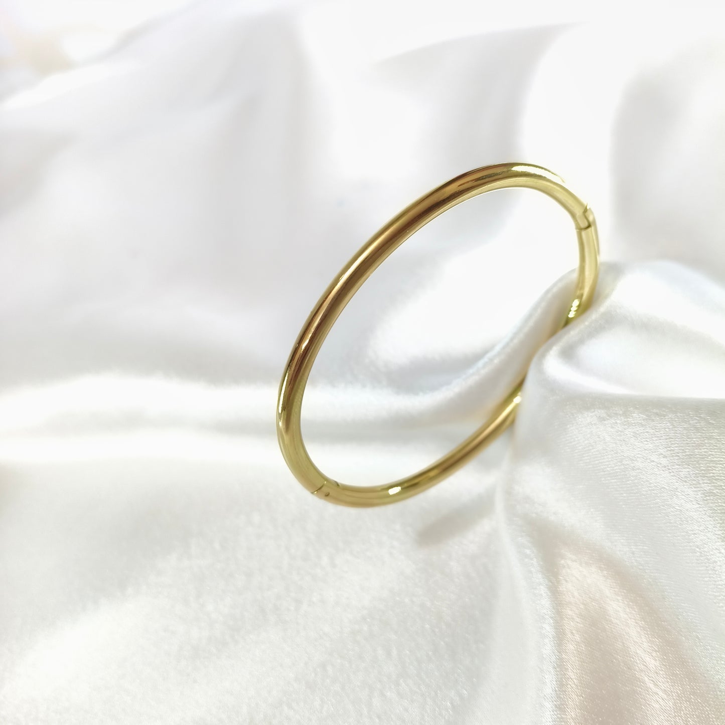 Solid gold Oval Bracelet