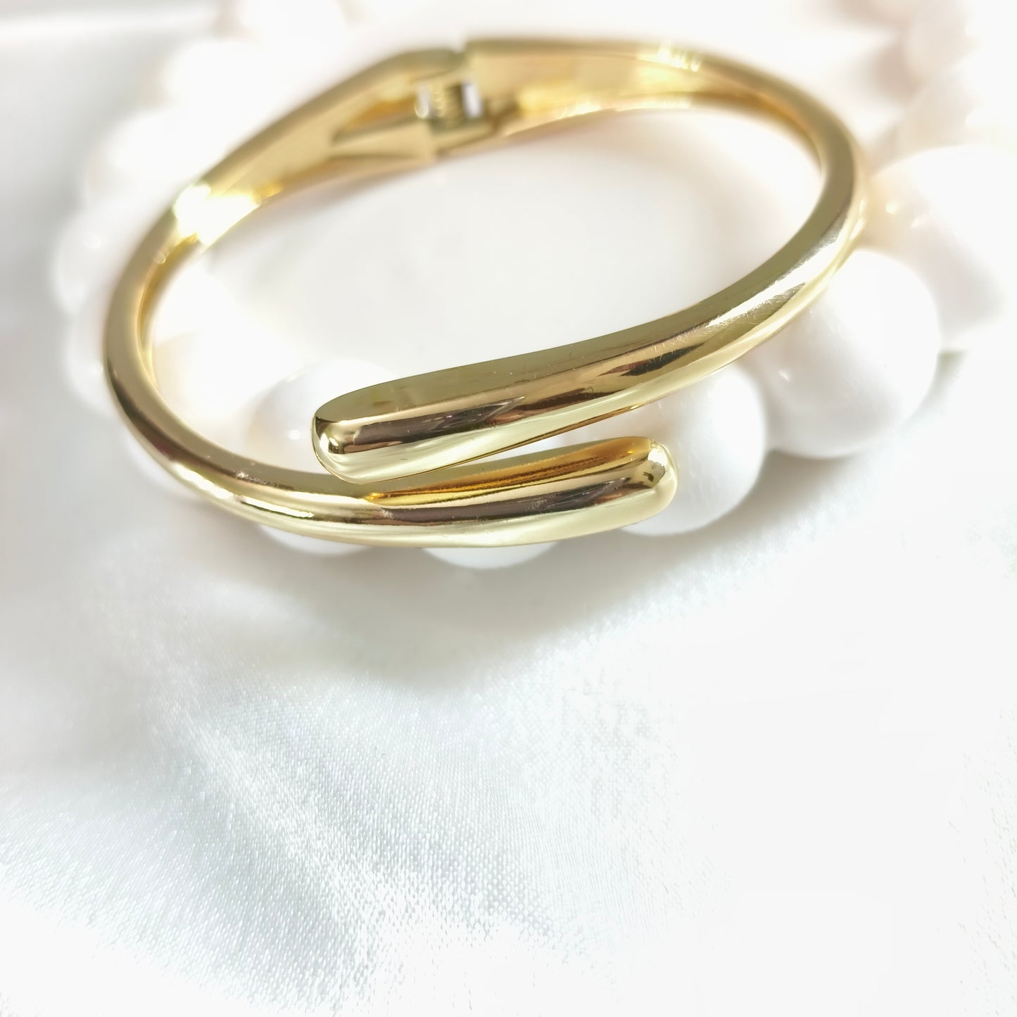 Hug Bracelet
