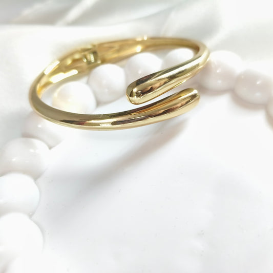 Hug Bracelet