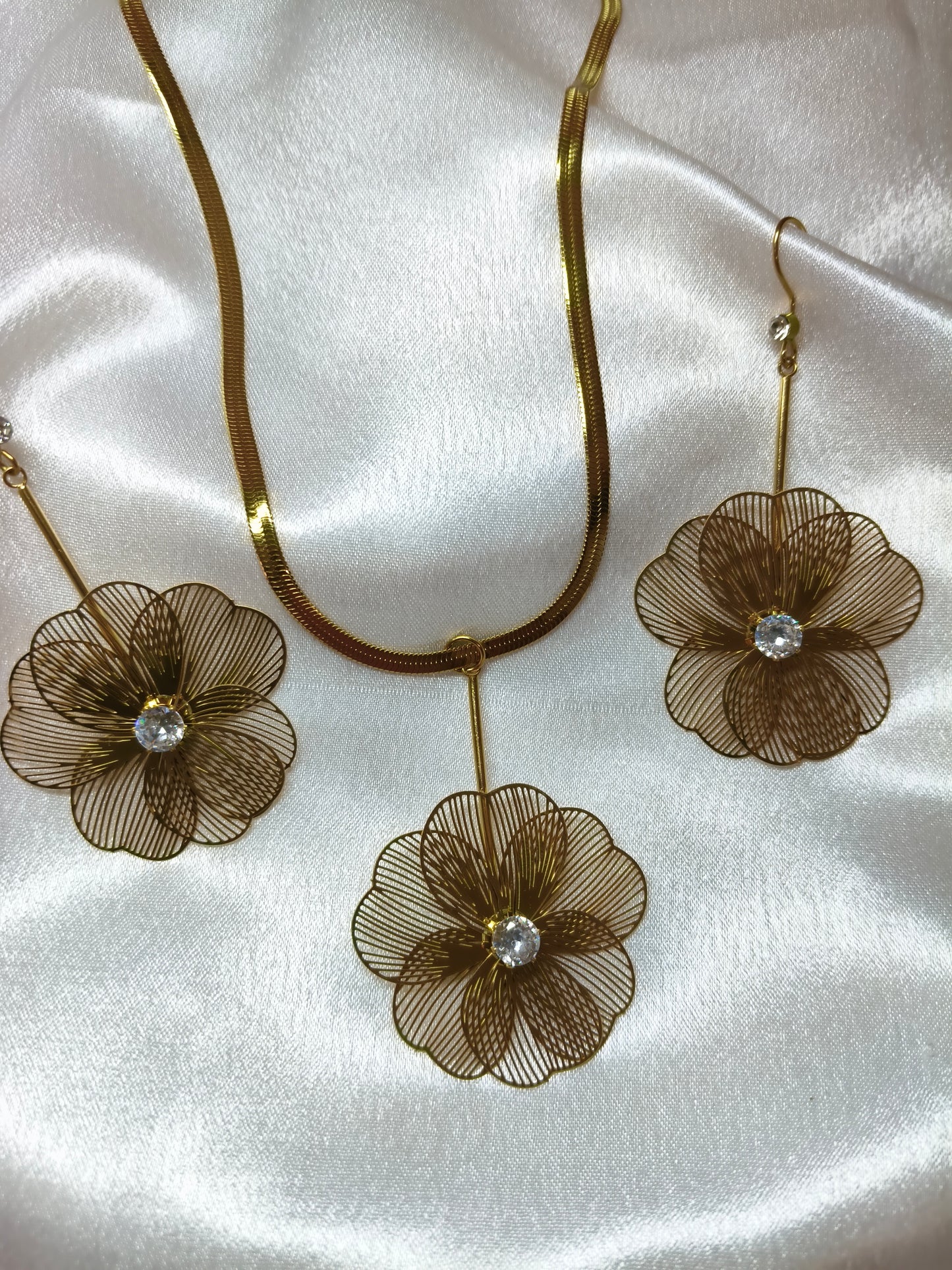 Floral Pendant Set