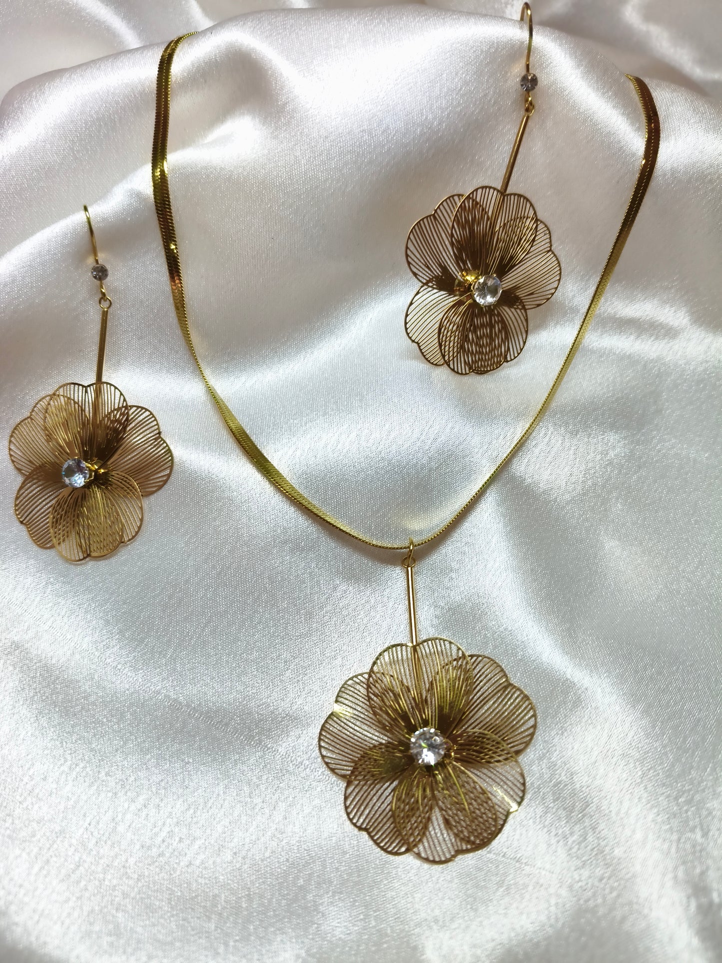 Floral Pendant Set