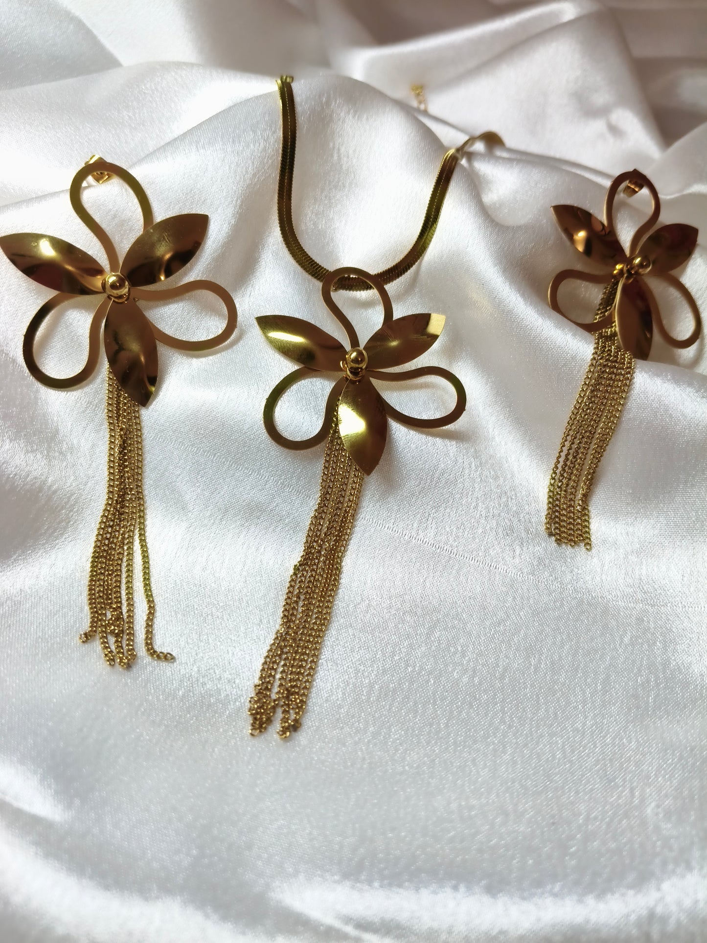 Floral Chain Tassel Pendant Set