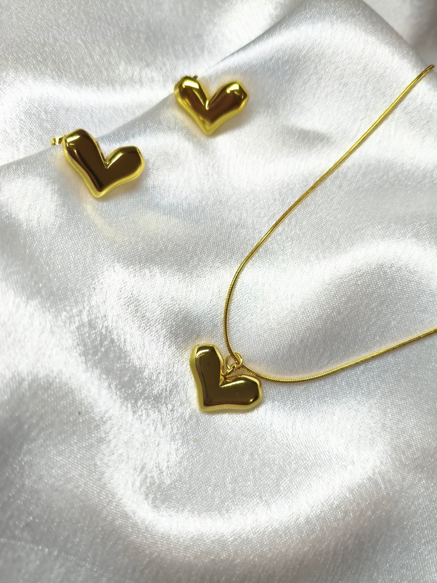 Golden Heart Pendant Set