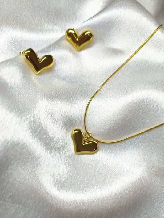 Golden Heart Pendant Set