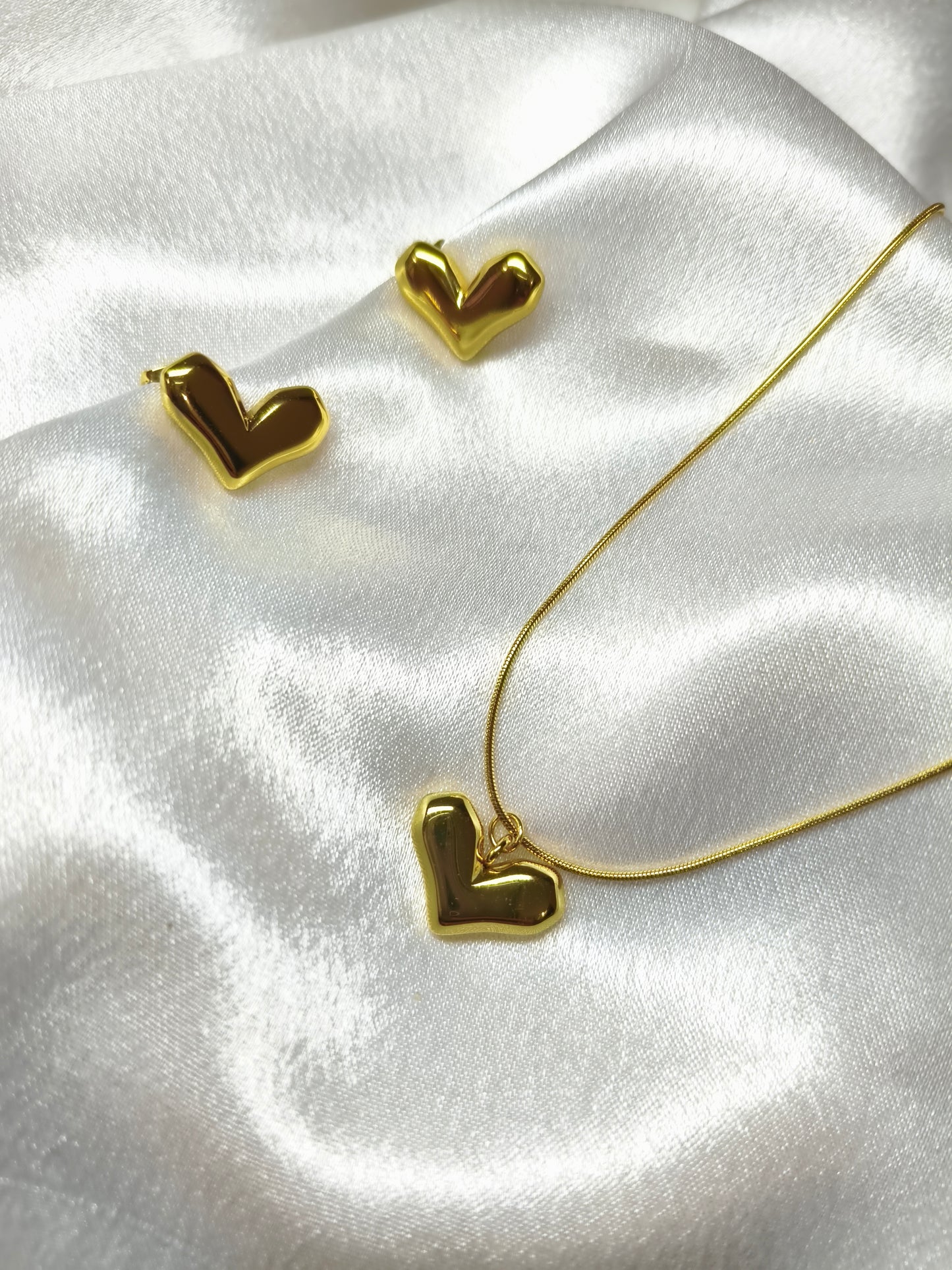 Golden Heart Pendant Set