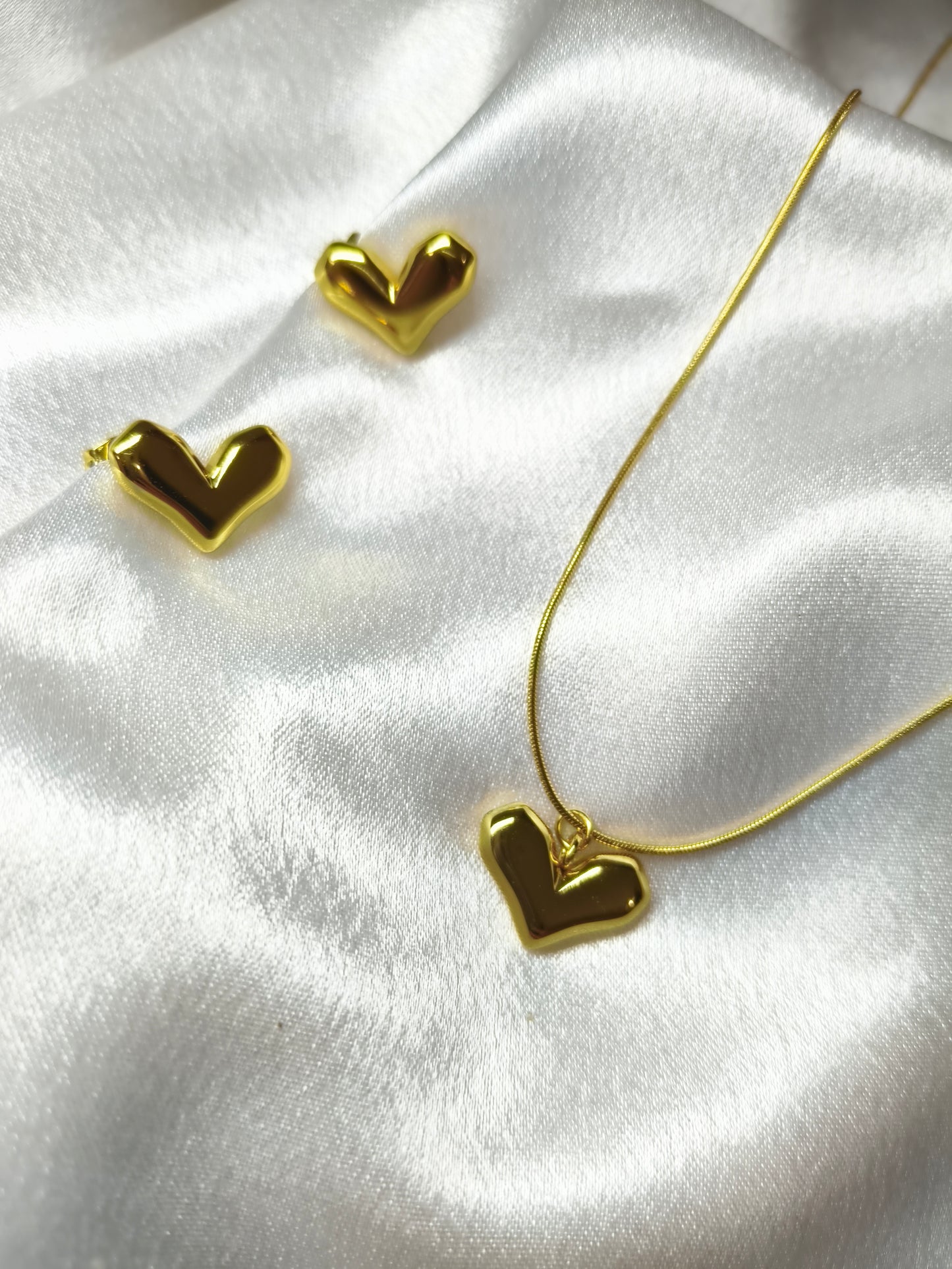 Golden Heart Pendant Set