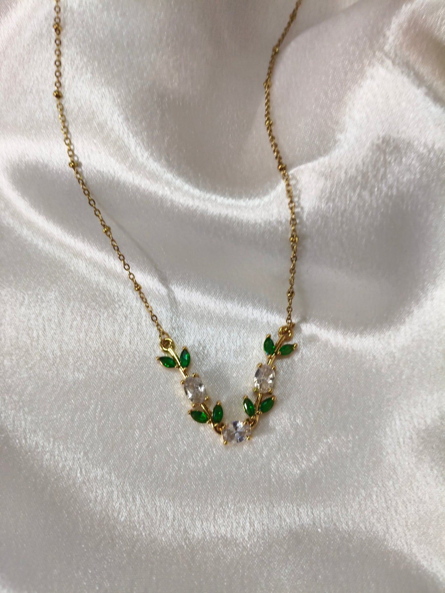 Tulip Green Necklace