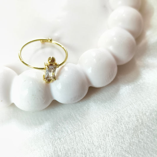 Minimalist Oval Solitaire