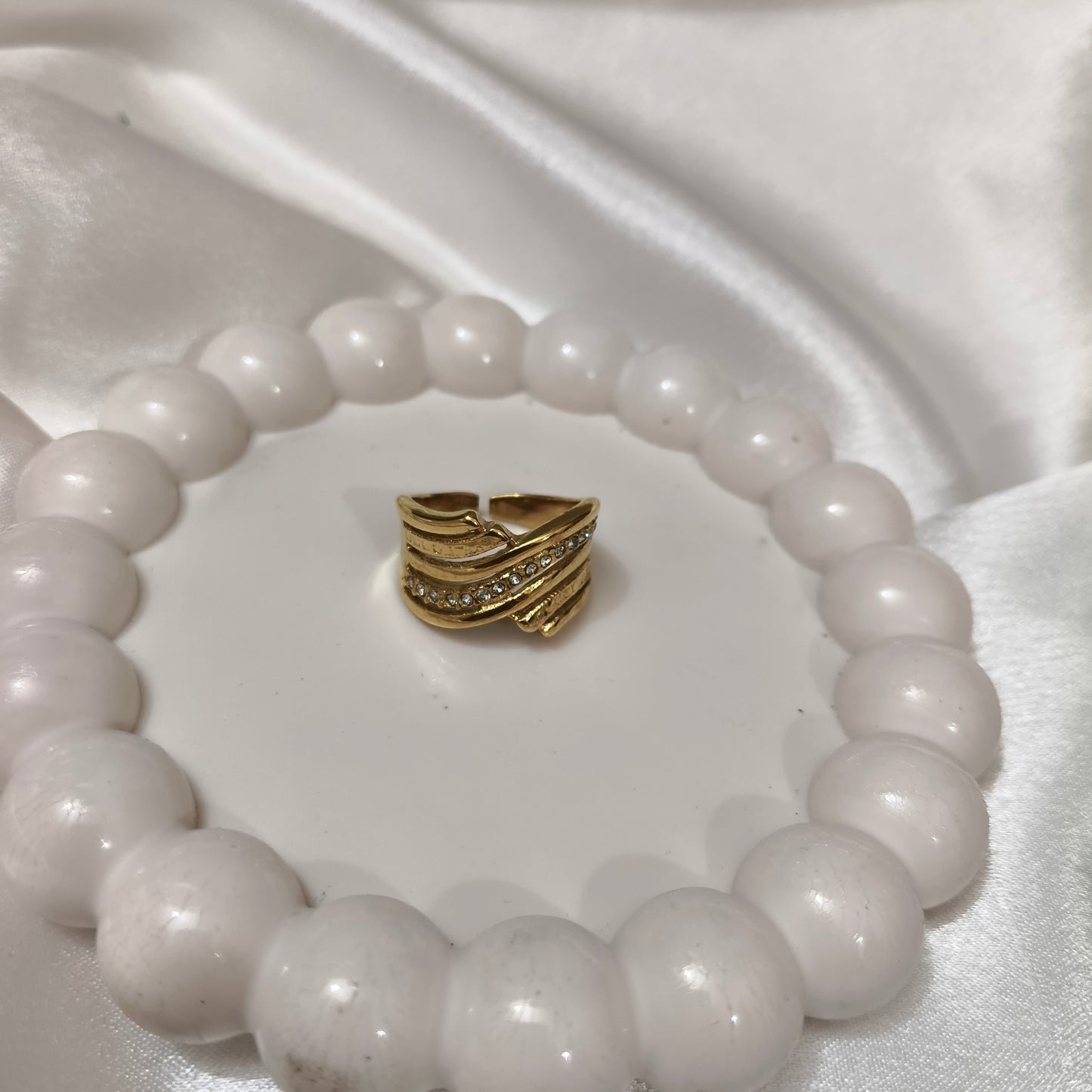 Wavy Diamond Stud Ring