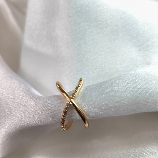 Criss Cross Diamond and Gold Ring