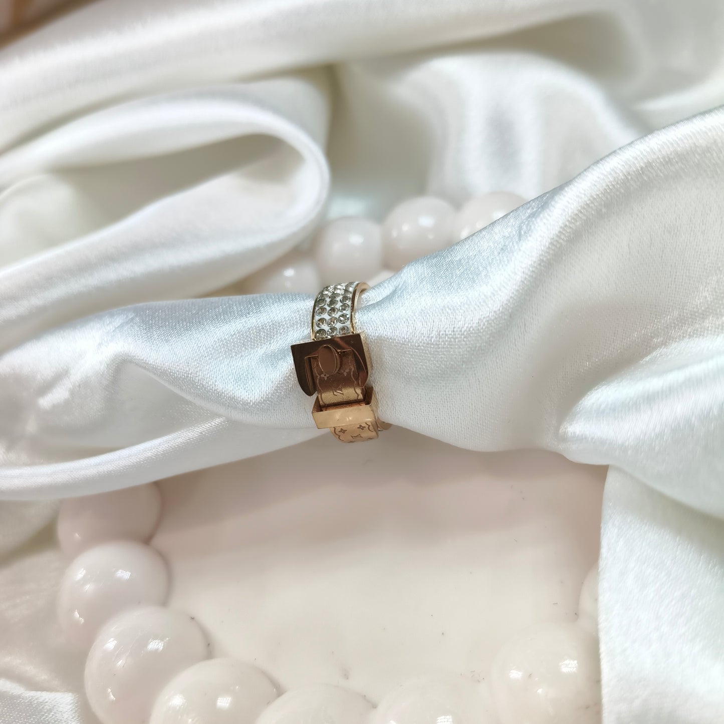 Belt Style Ring